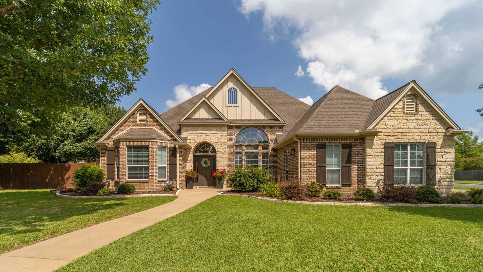 Property Group Select real_estate - Real_estate Services